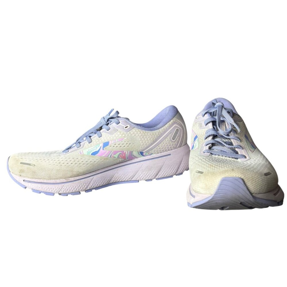 Brooks Women's Athletic Shoes in Cream and Lavender